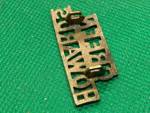 Charger l&#39;image dans la galerie, Original British Army GREEN HOWARDS Regiment Brass Shoulder Title
