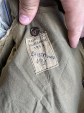 Charger l&#39;image dans la galerie, Genuine French Army Greatcoat - Ideal as WW2 US Army Jeep Coat - 38&quot; Chest
