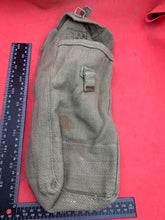 Charger l&#39;image dans la galerie, 37 Pattern Bren Pouch - Post WW2 British Army Pattern in Great Condition
