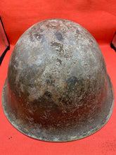 Charger l&#39;image dans la galerie, Mk3 Turtle Helmet - Original WW2 British / Canadian Army Combat Helmet
