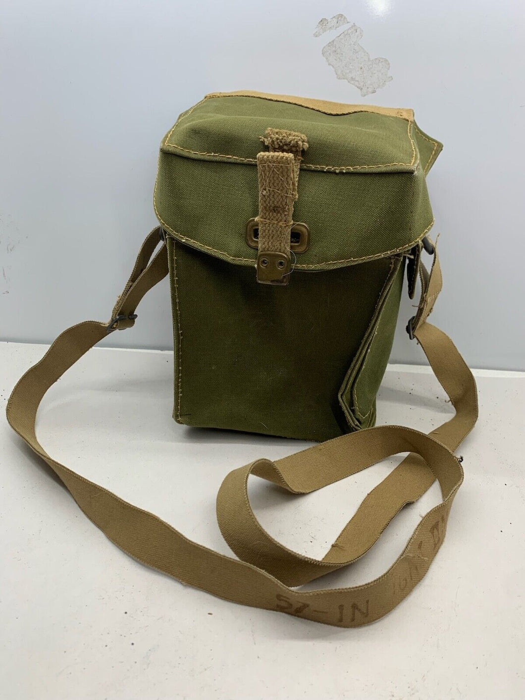 Original WW2 British Army Jan 1945 Dated Assault Gas Mask Bag & Shoulder Strap