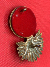 Charger l&#39;image dans la galerie, Victorian 23rd Regiment Royal Welsh Fusiliers Glengarry Badge Brass Original
