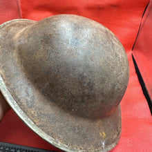 Lade das Bild in den Galerie-Viewer, British Army Mk2 Brodie Helmet - Original WW2 - South African Manufactured
