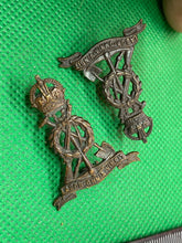 Load image into Gallery viewer, WW1 / WW2 British Army Officer&#39;s Pioneer / Labour Corps Bronze Collar Badges
