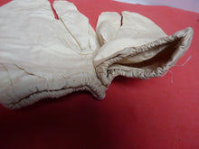 Charger l&#39;image dans la galerie, Original WW2 British Army Gunners Winter White Gloves - 1942
