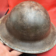 Lade das Bild in den Galerie-Viewer, British Army Mk2 Brodie Helmet - Original WW2 - South African Manufactured
