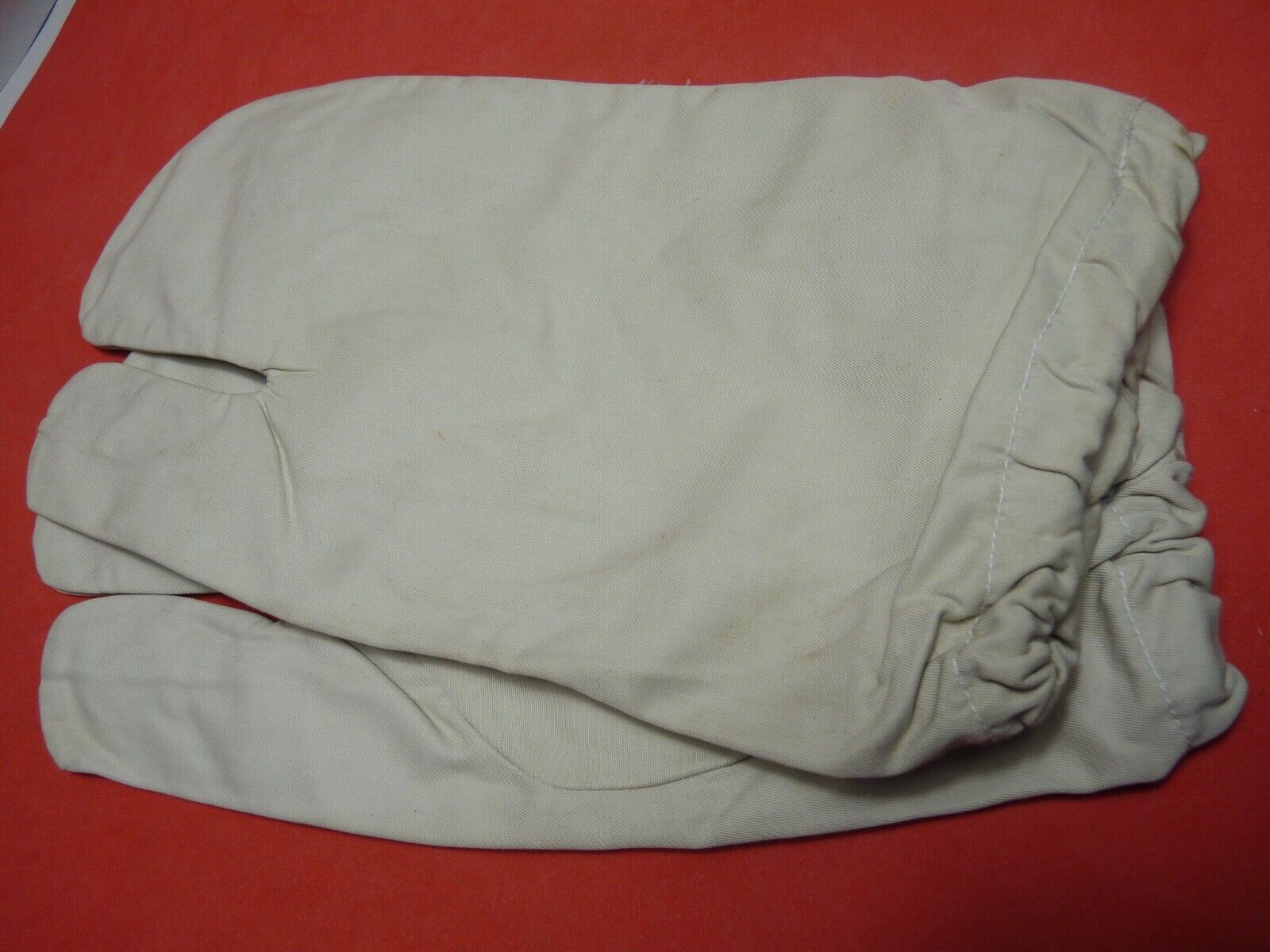Original WW2 British Army Gunners Winter White Gloves - The Militaria Shop