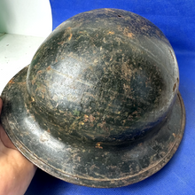Load image into Gallery viewer, WW1 / WW2 British Army Mk1* - Original British Army Combat Helmet
