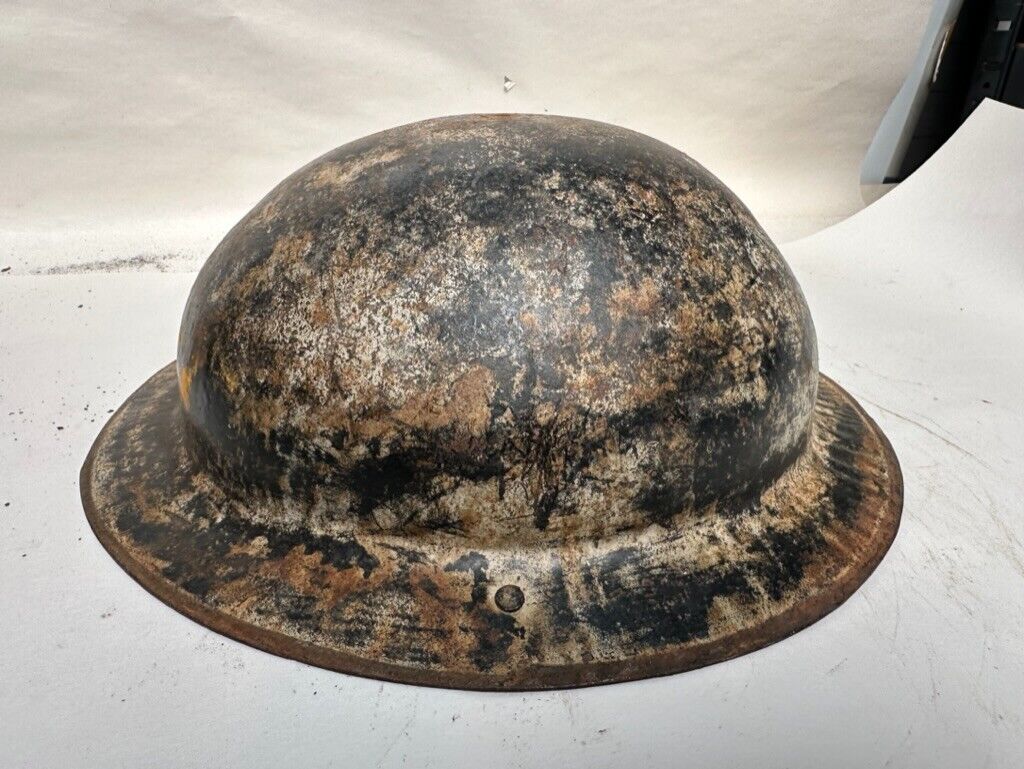 Original WW1 / WW2 British Army Mk1* Army Combat Helmet