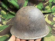 Charger l&#39;image dans la galerie, British / Canadian Army Mark 3 Turtle Helmet - Original WW2 Combat Helmet
