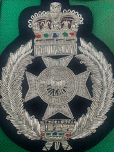 Lade das Bild in den Galerie-Viewer, British Army Bullion Embroidered Blazer Badge - Royal Green Jackets
