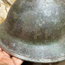 Lade das Bild in den Galerie-Viewer, British Army Mk2 Brodie Helmet - WW2 Combat Helmet - Nice Original
