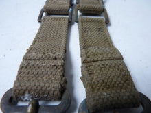 Charger l&#39;image dans la galerie, Original WW2 British Army 37 Pattern Webbing Brace Adaptor Pair - The Militaria Shop
