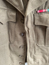 Charger l&#39;image dans la galerie, Original WW2 US Army Ike Jacket 36R 1944 Dated Named
