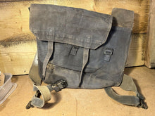 Lade das Bild in den Galerie-Viewer, Original WW2 Britische Armee / RAF 37 Muster Kleiner Rucksack &amp; L Gurt Set - Datiert 1942 
