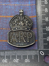 Charger l&#39;image dans la galerie, Original APR Air Raid Precautions Solid Silver Hallmarked Lapel Badge
