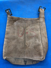 Charger l&#39;image dans la galerie, WW2 British Army 37 Pattern Webbing Water Bottle Carrier Harness - 1944 Dated - The Militaria Shop
