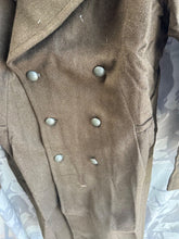 Charger l&#39;image dans la galerie, Genuine French Army Greatcoat - Ideal for WW2 US Army Reenactment
