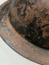 Load image into Gallery viewer, WW1 / WW2 British Army Mk1* - Original Army Combat Helmet
