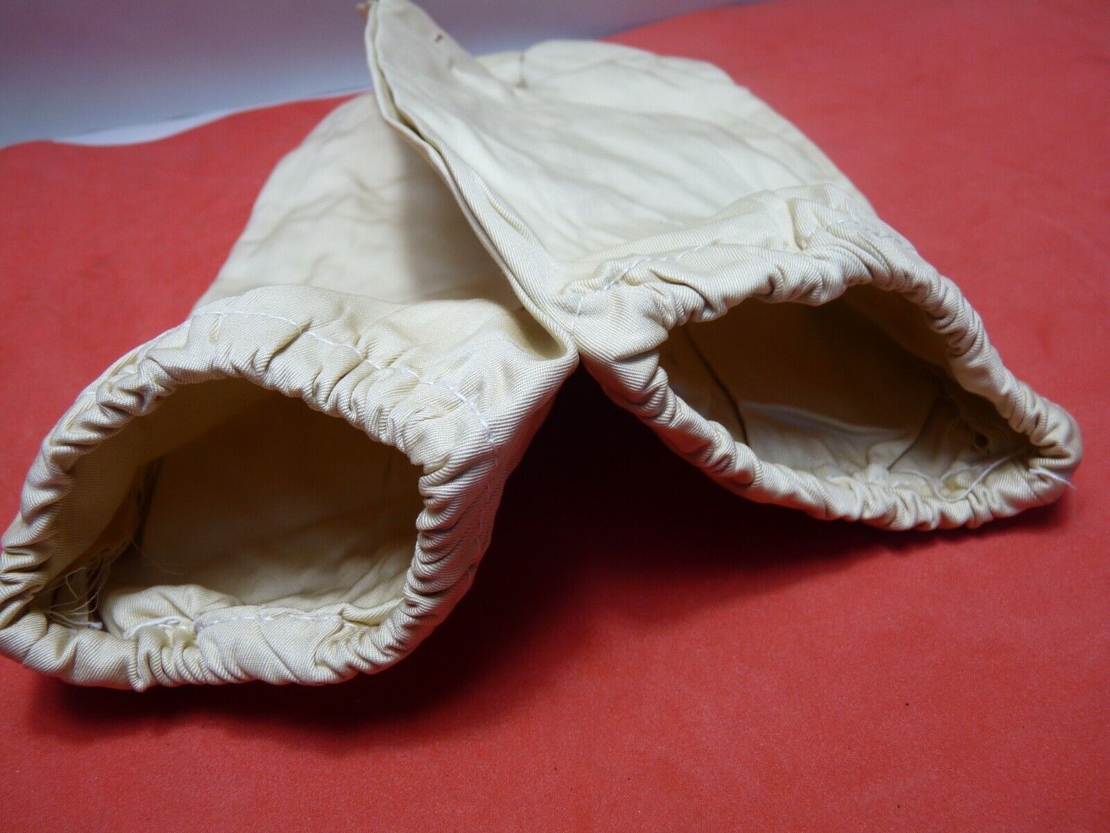 Original WW2 British Army Gunners Winter White Gloves - 1943 - The Militaria Shop