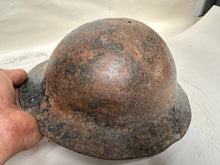 Load image into Gallery viewer, Original WW1 / WW2 British Army Mk1* Army Combat Helmet
