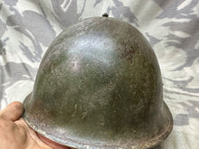 Charger l&#39;image dans la galerie, Original WW2 Canadian / British Army Mk3 High Rivet Turtle Helmet &amp; Liner
