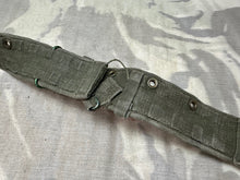 Charger l&#39;image dans la galerie, Original WW2 British Army 44 Pattern Soldiers Belt - 36&quot; Waist
