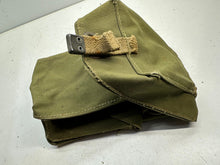 Charger l&#39;image dans la galerie, Original WW2 British Army Assault Light Weight Gas Mask Bag 1943 Dated
