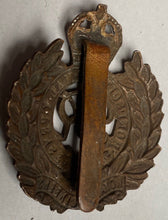 Load image into Gallery viewer, WW1 / WW2 British Army - Royal Engineers GVI brass cap badge. - The Militaria Shop
