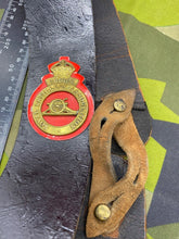Charger l&#39;image dans la galerie, WW2 Kings Crown Royal Artillery Association Leather Cross Belt with Brass Badge

