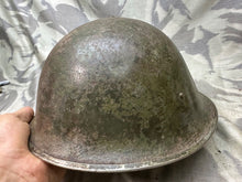 Charger l&#39;image dans la galerie, Original WW2 British / Canadian Army Mk3 High Rivet Turtle Helmet &amp; Liner
