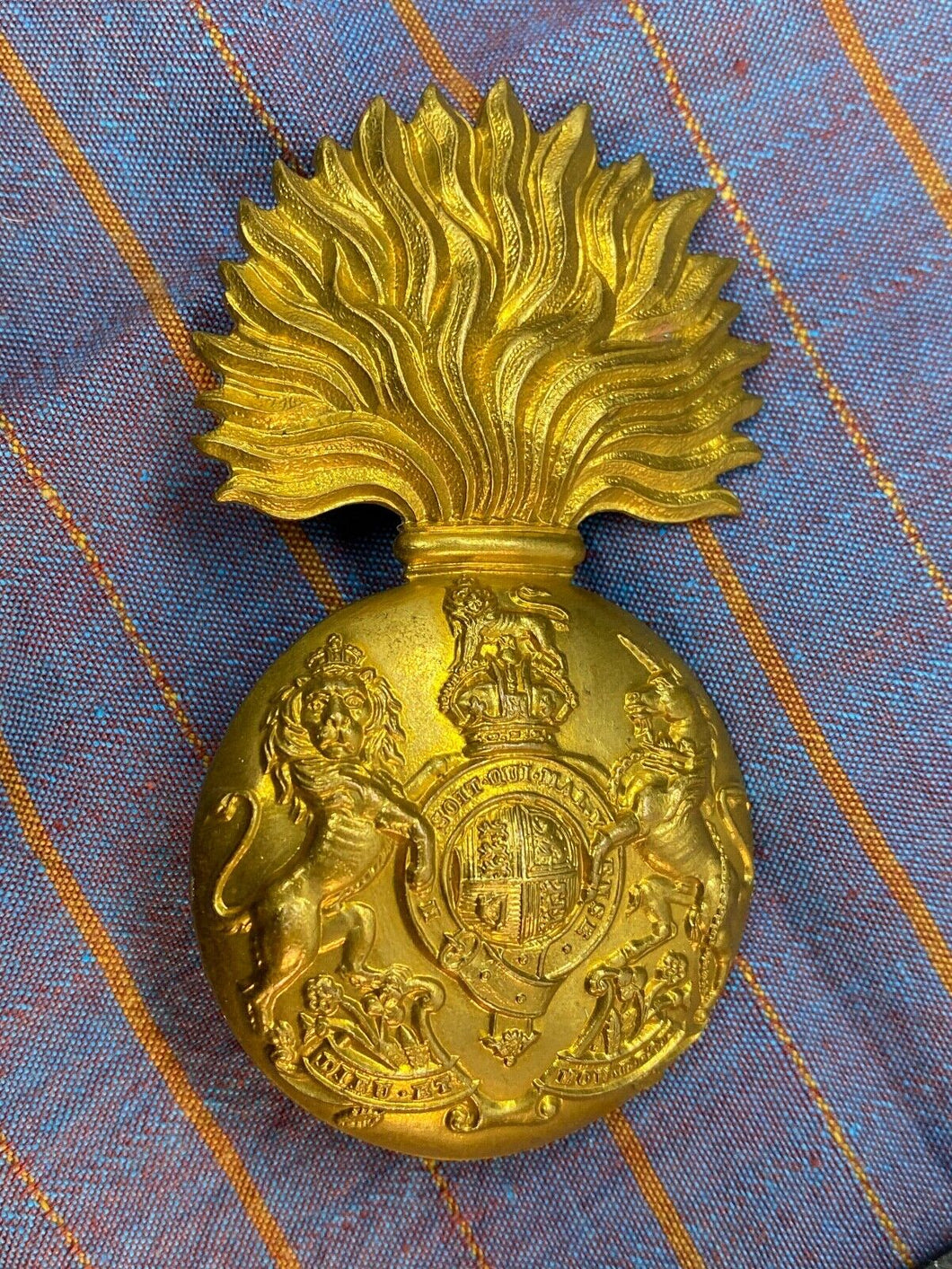 Original WW1 / WW2 British Army Royal Scots Fusiliers Cap Badge