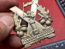 Load image into Gallery viewer, WW1 / WW2 British Army Tyneside Scottish  - White Metal Cap Badge.
