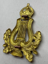 Load image into Gallery viewer, Original WW2 British Army Kings Crown Cap Badge - Army Music Corps Musicians
