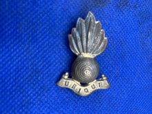 Load image into Gallery viewer, Royal Artillery British Army Cap/Beret/Collar Badge
