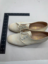 Load image into Gallery viewer, Original WW2 British Army Women&#39;s White Summer Shoes - ATS WAAF - Size 240 S
