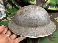 Lade das Bild in den Galerie-Viewer, British Army Mk2 Brodie Helmet - Original WW2 - South African Manufactured
