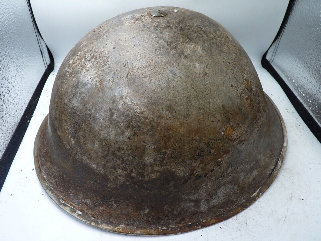 Mk3 Kanadische / Britische Armee Original WW2 Schildkrötenhelm mit hoher Niete 