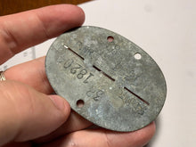 Load image into Gallery viewer, Original WW2 German Army Soldiers Dog Tags - F.P.NR. 18201
