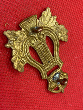 Load image into Gallery viewer, Original WW1 / WW2 British Army Musician&#39;s Cap / Collar Badge
