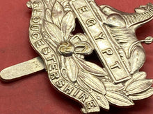 Load image into Gallery viewer, WW1 / WW2 British Army Gloucestershire Regiment White Metal Cap Badge.
