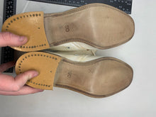 Load image into Gallery viewer, Original WW2 British Army Women&#39;s White Summer Shoes - ATS WAAF - Size 250s
