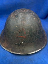 Charger l&#39;image dans la galerie, Original WW2 British Army / Canadian Army Mk3 Turtle Combat Helmet - Div Sign
