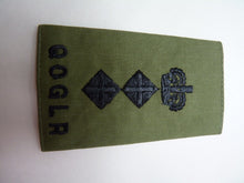 Load image into Gallery viewer, QOGLR OD Green Rank Slides / Epaulette Pair Genuine British Army - NEW
