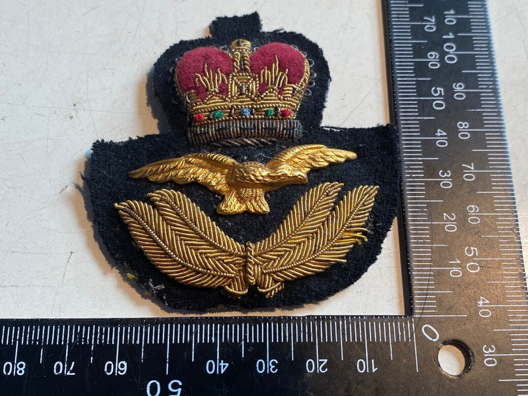 British Royal Air Force RAF Officers Queen's Crown Bullion and Velvet Cap Badge.