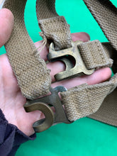 Charger l&#39;image dans la galerie, Original WW2 British Army 37 Pattern L Straps -  M.E.Co - 1943 Dated
