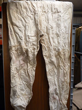 Lade das Bild in den Galerie-Viewer, Original WW2 British Army Winter White Uniform Over Trousers
