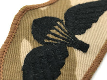 Load image into Gallery viewer, A desert camo British Army RAF paratroopers jump qualification badge --- B17
