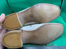 Load image into Gallery viewer, Original WW2 British Army Women&#39;s White Summer Shoes - ATS WAAF - Size 230s
