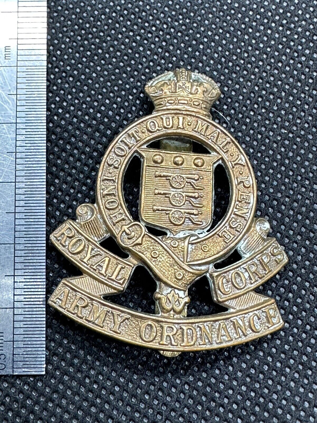 Original WW2 British Royal Army Ordinance Corps RAOC Brass Kings Crown Cap Badge